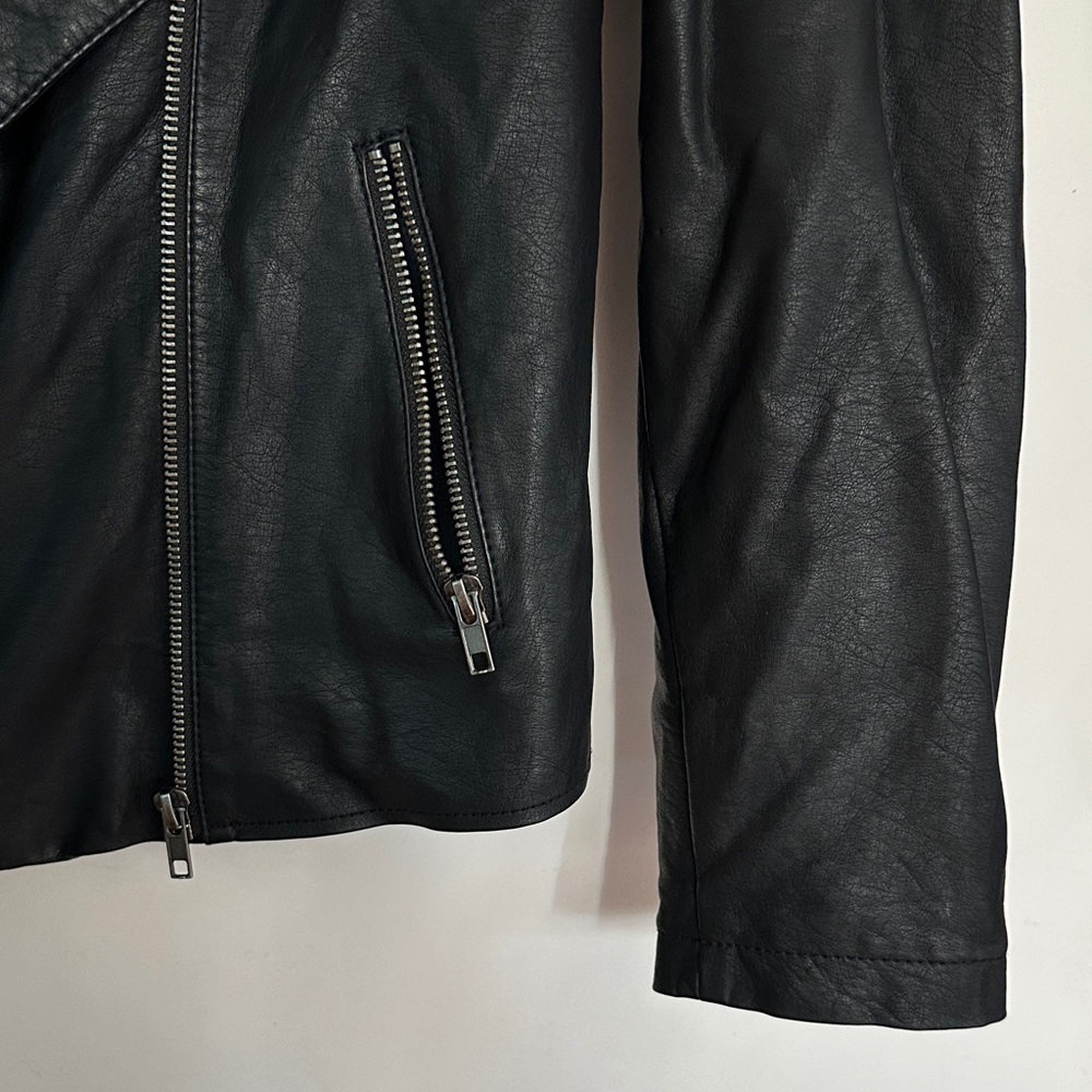 BB Dakota Women's Black Vegan leather Jacket asymmetrical zip draped jacket M - Picture 4 of 7